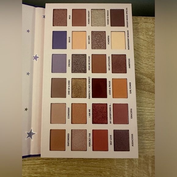 CIATE LONDON I Am Woman 24 Shade Eyeshadow Palette V2 - Picture 2 of 4